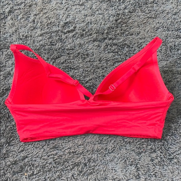 NEW BODY BY VICTORIA LIGHTLY LINED PLUNGE BRA - Picture 4 of 5